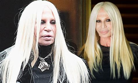 donatella versace sans chirurgie|Donatella Versace without make up.